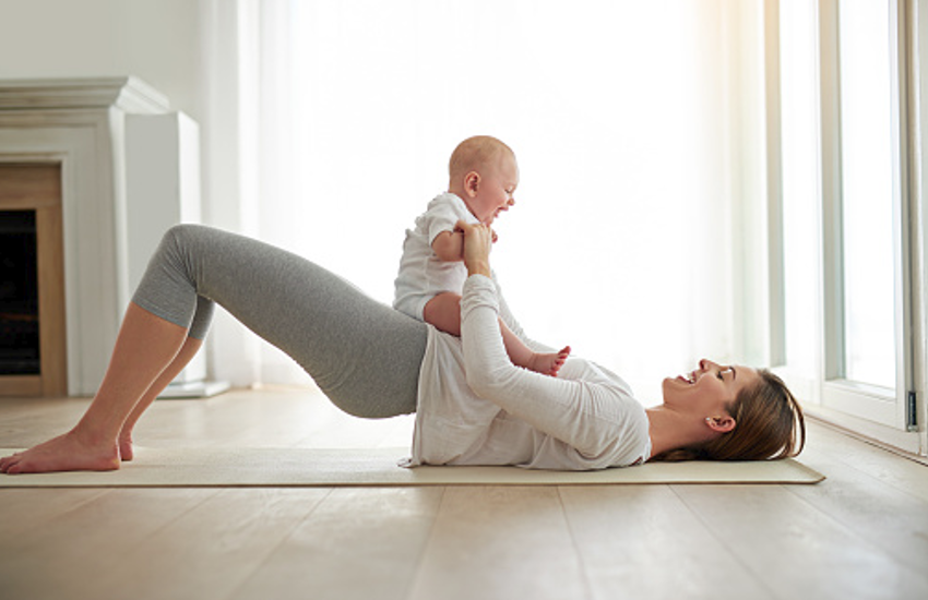 Postnatal Exercises: प्रसव के बाद बाॅॅॅडी टाेन करता है प्रसवोत्तर व्यायाम